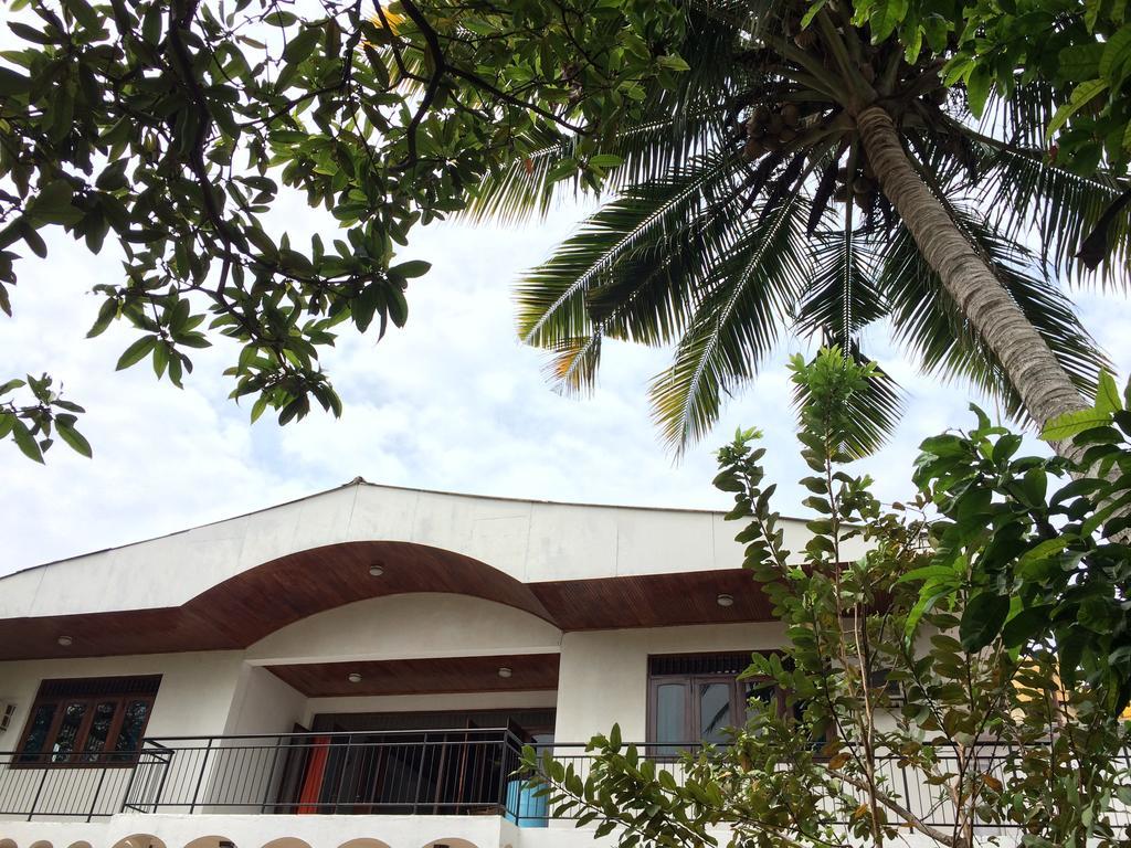 The Pallet House Dehiwala-Mount Lavinia Екстер'єр фото