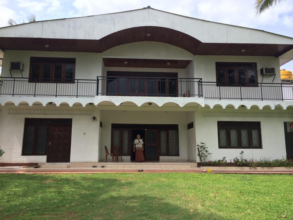 The Pallet House Dehiwala-Mount Lavinia Екстер'єр фото