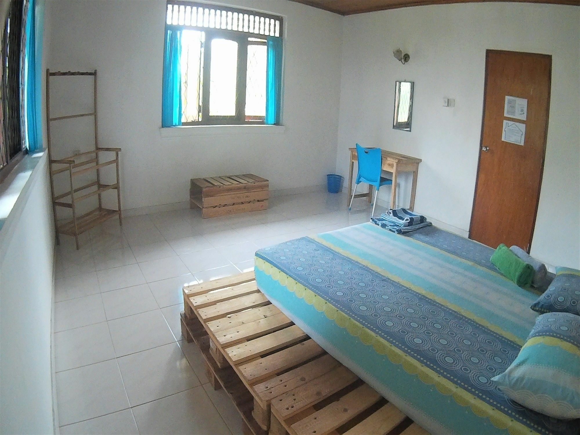 The Pallet House Dehiwala-Mount Lavinia Екстер'єр фото