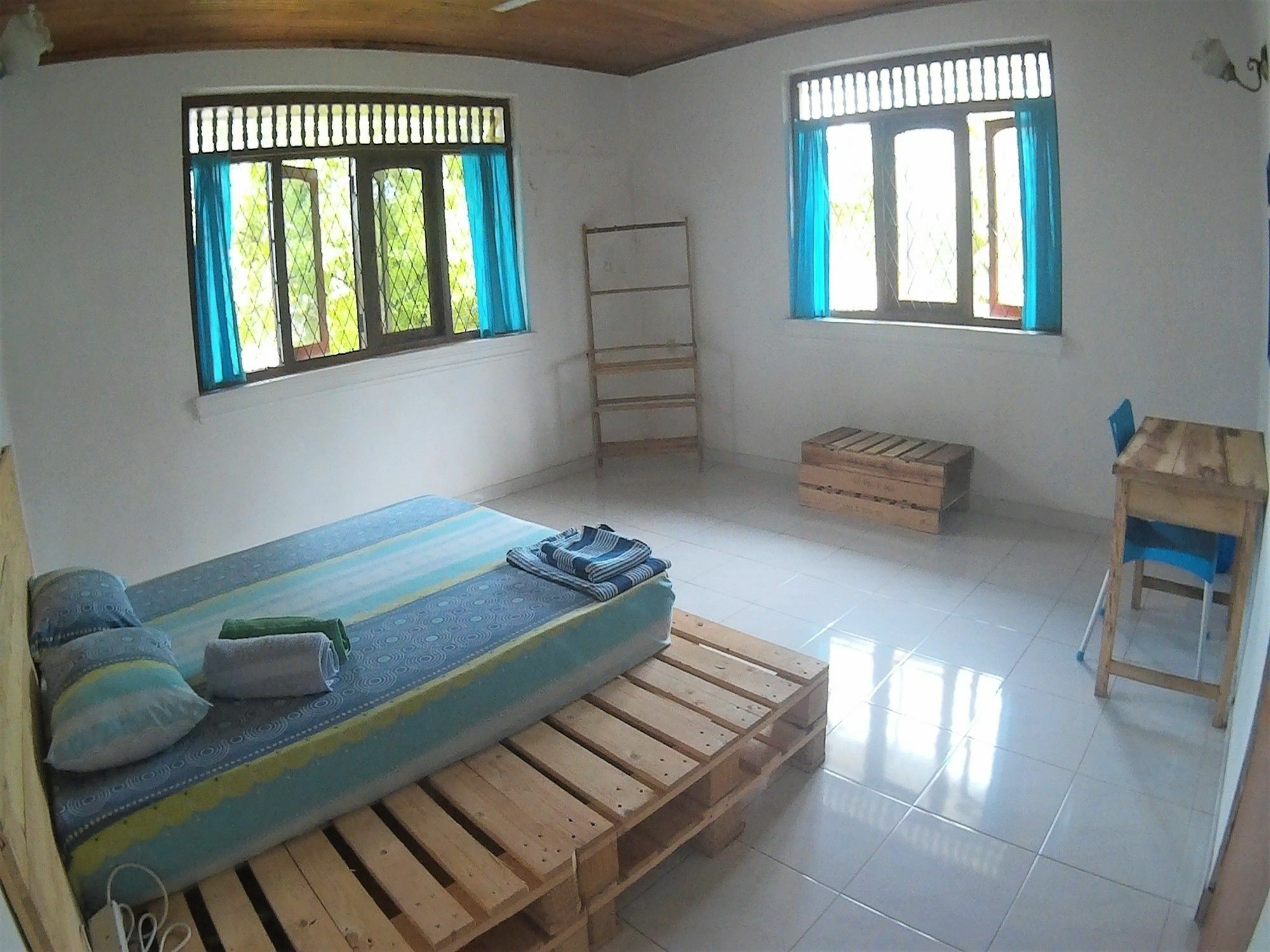 The Pallet House Dehiwala-Mount Lavinia Екстер'єр фото